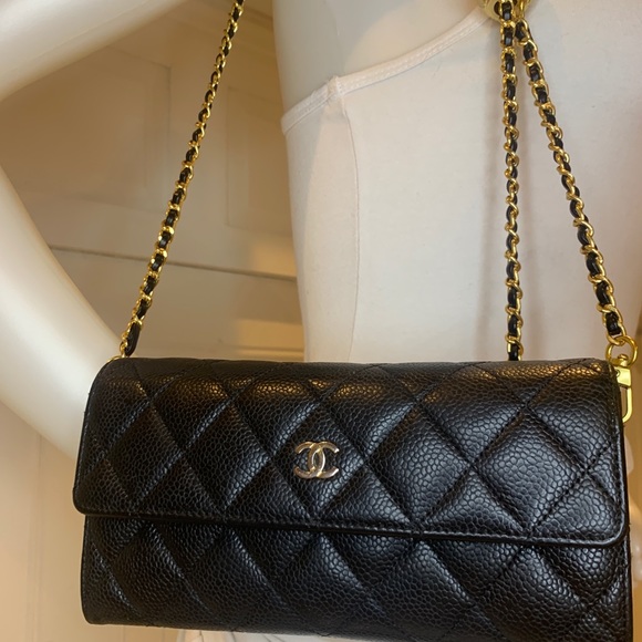 Chanel Caviar Quilted Crush Wallet on Chain - Picture 8 of 9